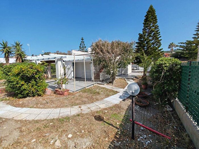 Casa quadrilocale in affitto in Via Marina Orto Liuzzo, Ortoliuzzo San Saba, Messina