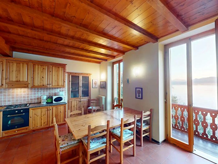 Appartamento trilocale in vendita in Via Annetta E Celestino Lusardi, Menaggio