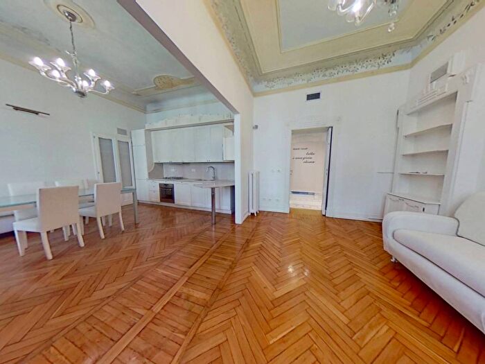 Appartamento trilocale in affitto in Via Antonio Stradivari, Buenos Aires, Milano