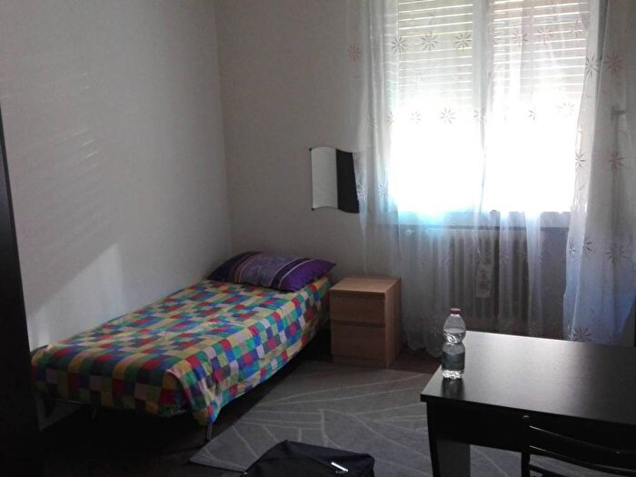 Appartamento trilocale in affitto in Vicolo Giuseppe Mazzini, Piazza Mazzini Ospedale Militare, Padova