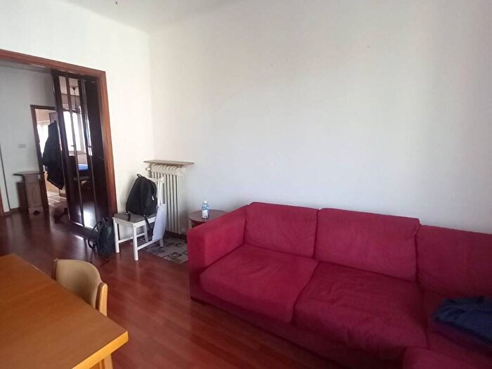 Appartamento trilocale in affitto in Via Bernardino Bellincione, Quartiere Feltre, Milano