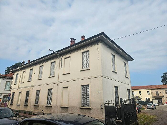 Casa con 6 locali in affitto in Viale Brianza, Meda