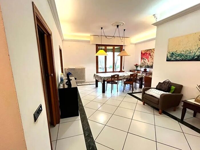 Appartamento con 5 locali in vendita in Gambassi Terme