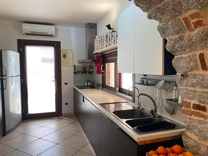 Casa con 7 locali in vendita in Via Gialeto, Tortoli
