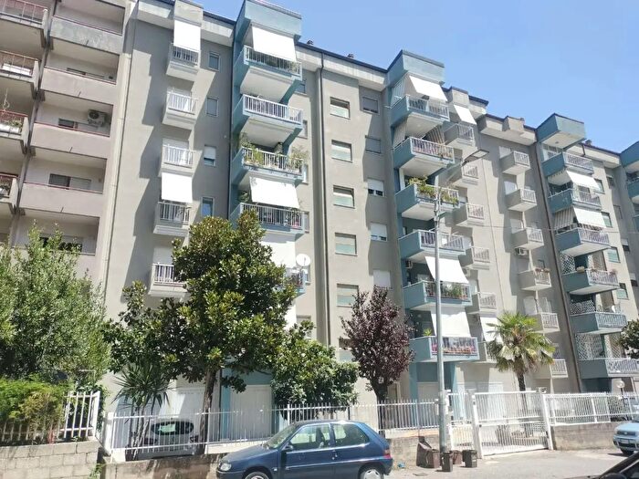 Appartamento quadrilocale in vendita in Via Rocco Chinnici, Cosenza