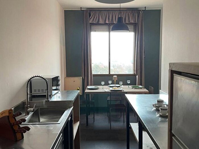 Appartamento trilocale in affitto in Via Giacomo Quarenghi, Gallaratese, Milano