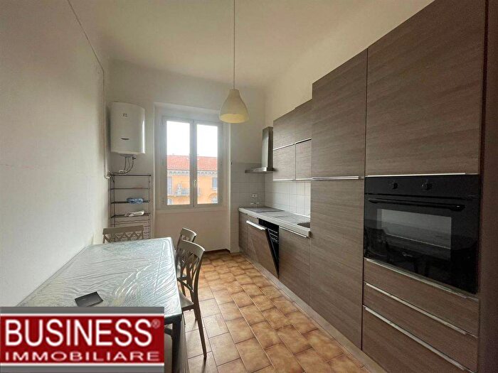 Appartamento quadrilocale in affitto in Via Spartaco, Cadore, Milano