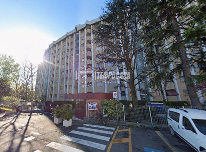 Appartamento trilocale in vendita in Via Giovanni Verga C, Cinisello Balsamo
