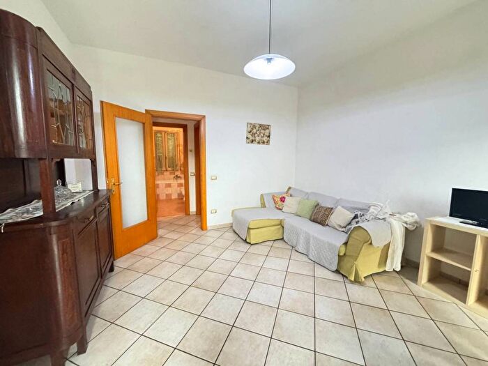 Appartamento quadrilocale in affitto in Via Felice Cavallotti, Lido di Camaiore, Camaiore