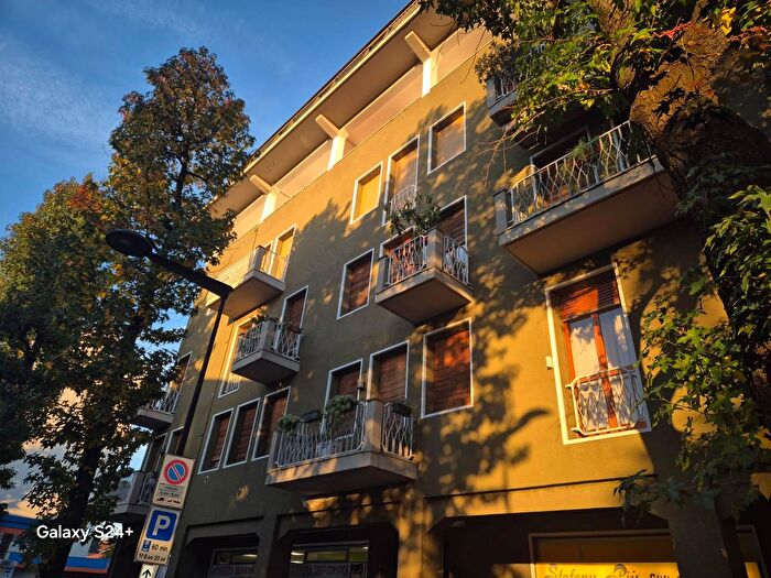 Appartamento con 6 locali in vendita in Corso Milano, BovisioMasciago