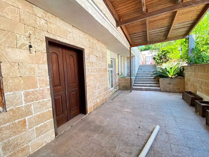 Casa con 9 locali in vendita in Ruffano