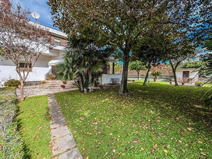 Casa con 6 locali in vendita in Via Luigi Perrachio, Roma