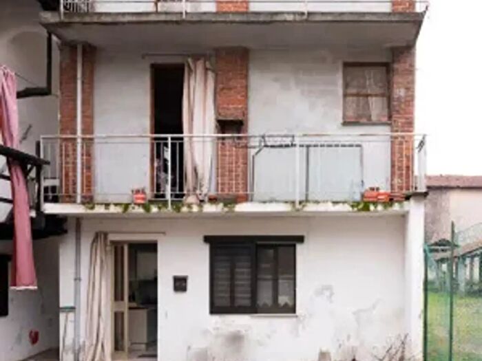 Casa quadrilocale in vendita in Cameri