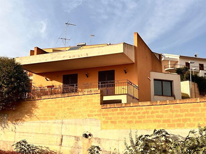 Casa con 10 locali in vendita in Via Finlandia, Sciacca
