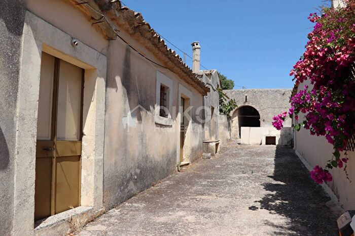 Casa con 5 locali in vendita in Cda Villa Vela, Noto
