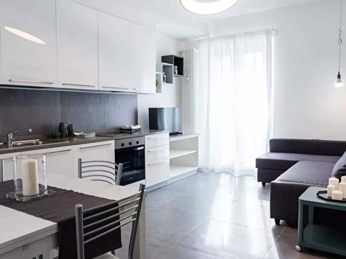 Appartamento bilocale in affitto in Via San Gerolamo Emiliani, Porta Romana Medaglie dOro, Milano