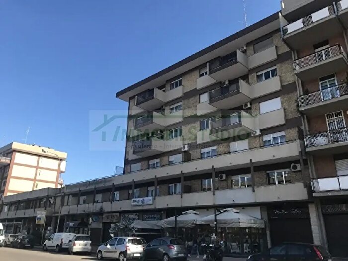 Appartamento con 5 locali in affitto in Bari