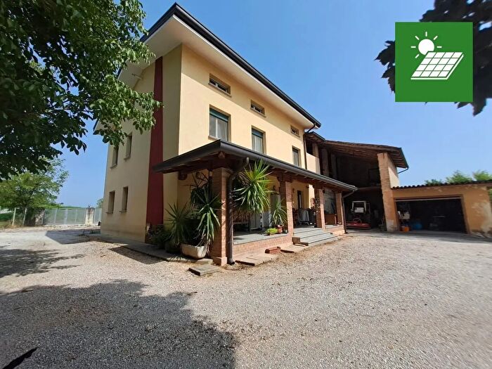 Casa con 5 locali in vendita in Varmo