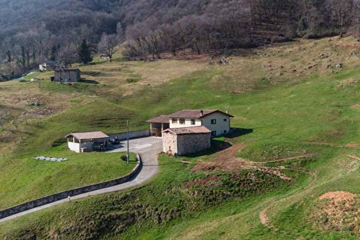 Casa trilocale in vendita in Via Madonna della Neve c, Albino