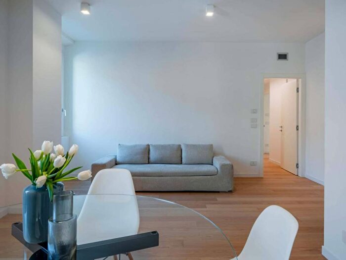 Appartamento trilocale in affitto in Via Errico Petrella, Buenos Aires, Milano