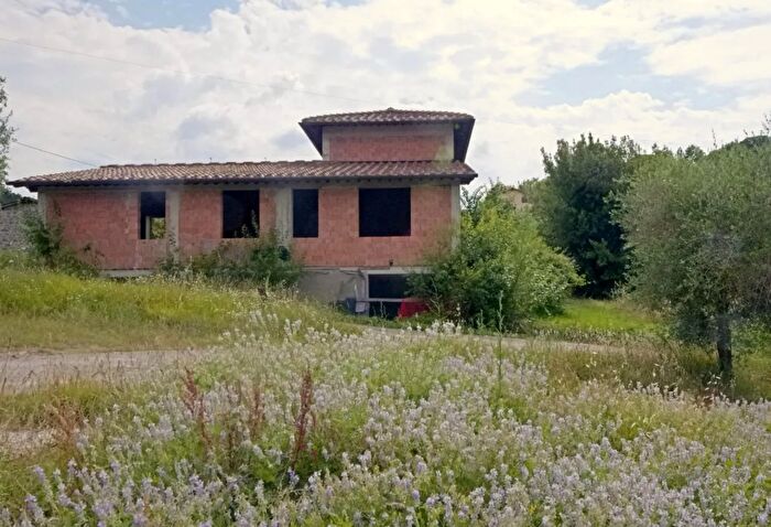Casa con 8 locali in vendita in Figline e Incisa Valdarno