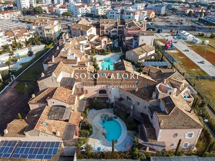 Appartamento trilocale in vendita in Piazza Trieste, Jesolo