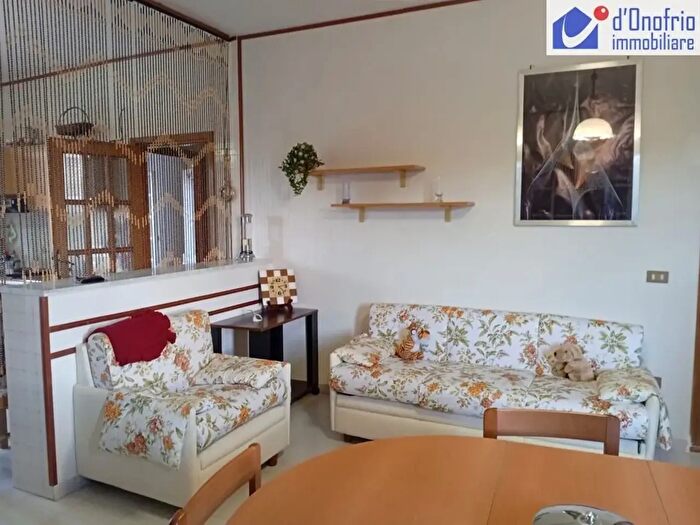 Casa con 16 locali in vendita in Rione del Pozzo, Duronia