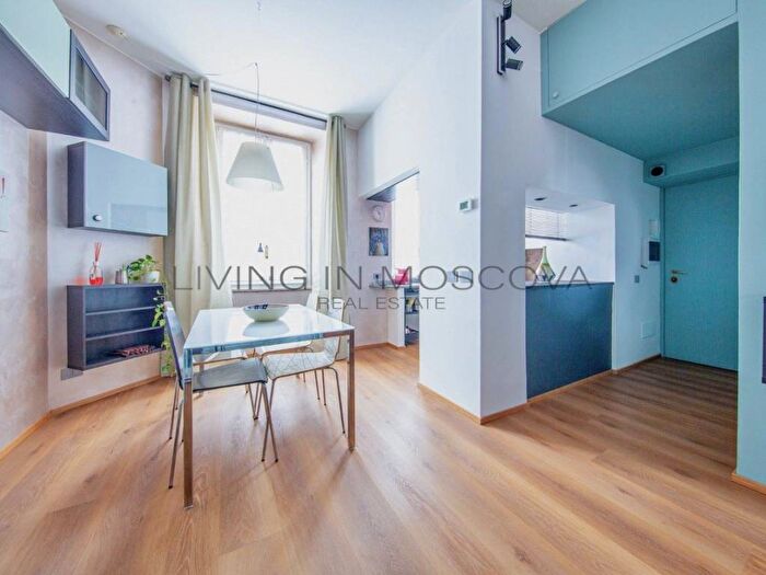 Appartamento trilocale in affitto in Via Castelfidardo, Moscova, Milano