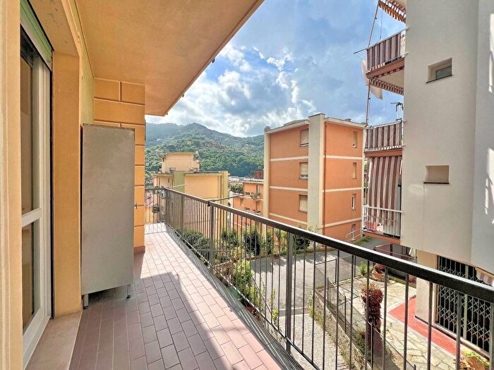 Appartamento trilocale in affitto in Via Milite Ignoto, Centro, Recco