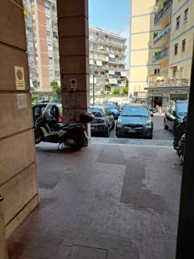 Appartamento quadrilocale in affitto in Via Giacinto Gigante, Arenella, Napoli