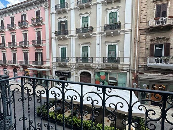 Appartamento quadrilocale in affitto in Via Federico Di Palma, Borgo, Taranto