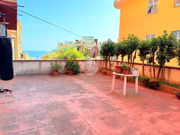 Appartamento con 5 locali in vendita in Salita San Barnaba, Genova