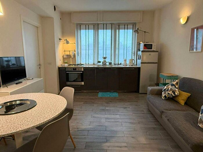 Appartamento monolocale in affitto in Via Beldiletto, Famagosta, Milano