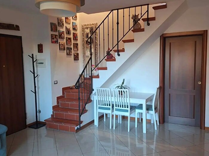 Appartamento con 6 locali in vendita in Sesto Fiorentino