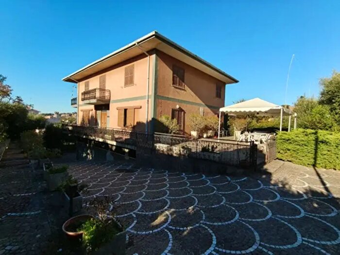 Casa con 6 locali in vendita in Vicolo Olivella, Albano Laziale
