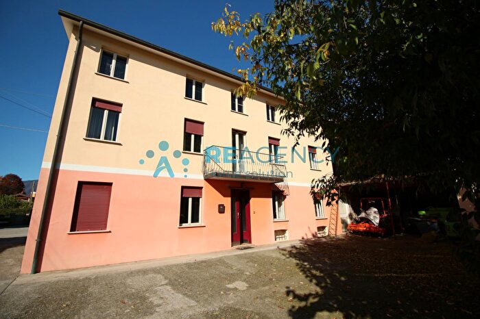 Casa quadrilocale in vendita in Strada del Gatto, Zane