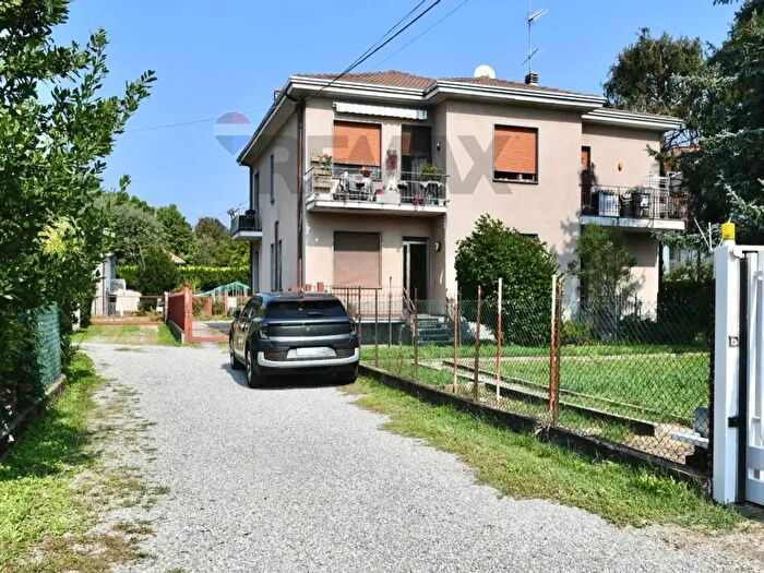Appartamento quadrilocale in vendita in Via Assisi, Gallarate