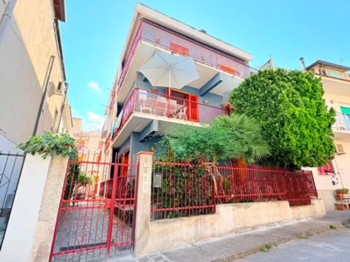 Appartamento quadrilocale in vendita in Via Chiusa, Oliveri