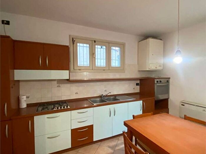 Appartamento trilocale in affitto in Via Plessi, Centro, Vignola