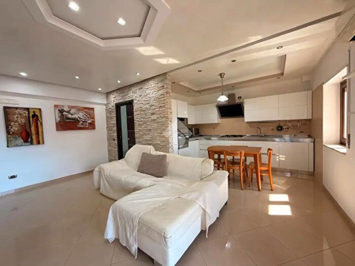 Appartamento trilocale in vendita in Via Unione Europea, Crotone