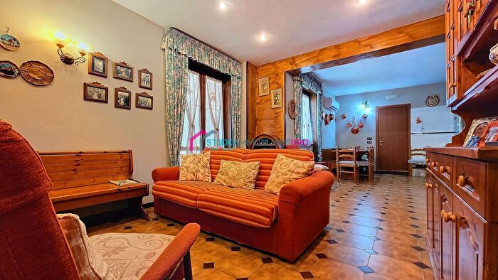 Appartamento trilocale in vendita in Via Appia San Vitaliano Napoli, San Vitaliano