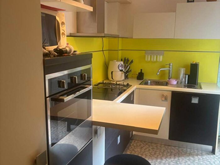 Appartamento trilocale in affitto in Via Camillo Benso di Cavour, Centro, Varese