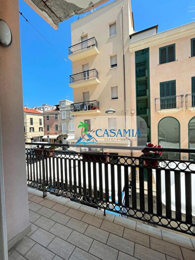Appartamento con 5 locali in vendita in Via Montebello, San Benedetto Del Tronto