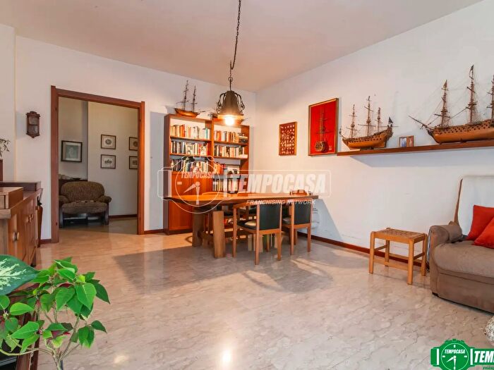 Appartamento trilocale in vendita in Via Giannetto Mattei, Arese