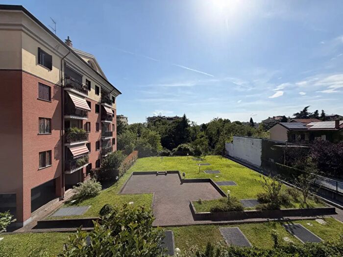 Appartamento bilocale in vendita in Via Lucera, Milano