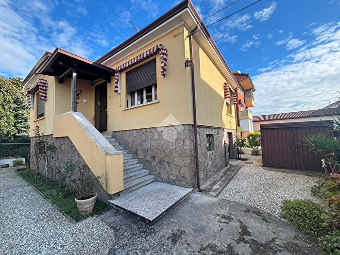 Casa con 5 locali in vendita in Via Co Panico, Piove Di Sacco