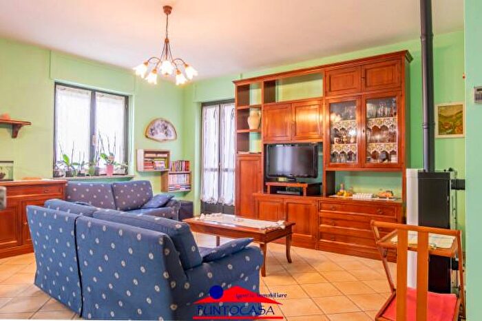 Appartamento quadrilocale in vendita in Frazione Castelletto, Busca