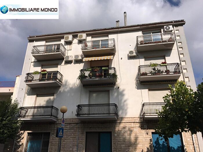 Appartamento con 6 locali in vendita in Via Provinciale, Ururi