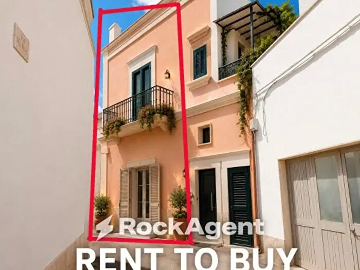 Casa con 6 locali in vendita in Via Giacosa, Cutrofiano