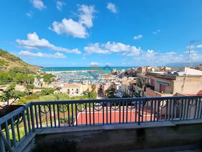 Casa con 6 locali in vendita in Via Marsala, Castellammare Del Golfo